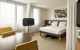 B&B Hotel Velizy Est